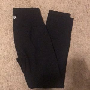 Lululemon black crops size 2